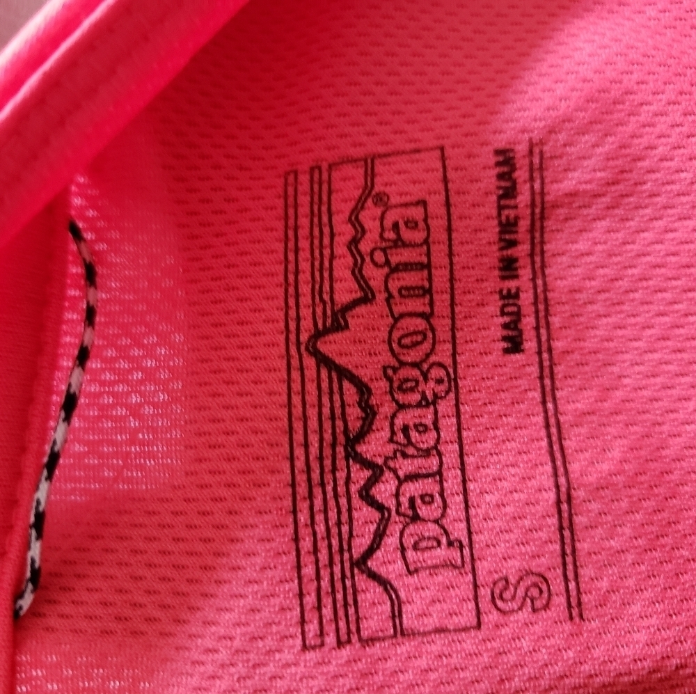 Patagonia tee salmon color size S. - Picture 4 of 5